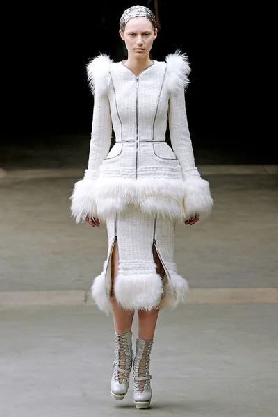 Look 3